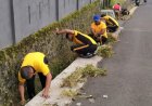 Gerakan Indonesia Asri Serentak, Polsek Kawalu Bersama Warga Bersihkan Tugu Istiwa
