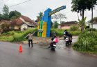 POLSEK CINEAM POLRES TASIK KOTA POLDA JABAR, MELAKSANAKAN GIAT GATUR LALU LINTAS SEBAGAI WUJUD MELAYANI WARGA MASYARAKAT YG AKAN MEMULAI AKTIVITAS DI PAGI HARI.